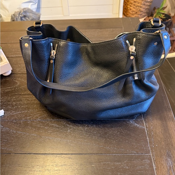 Burberry Black Leather Hobo Bag with Slouchy Design - Picture 1 of 3